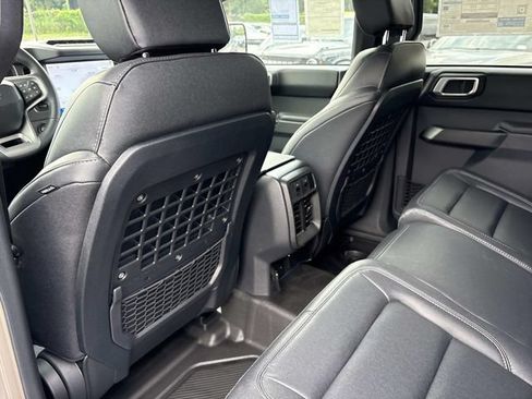 New 2026 Ford Bronco Badlands w/ Sasquatch Package AWD/4WD image 17