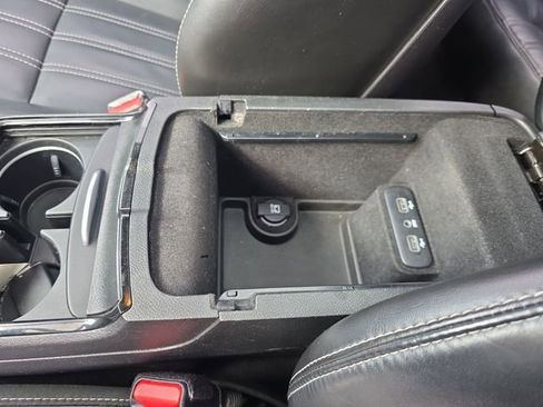 Used 2018 Chrysler 300 S w/ 300S Premium Group image 25