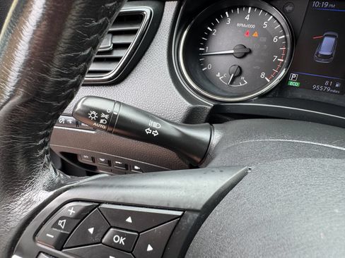 Used 2019 Nissan Rogue SV FWD image 33