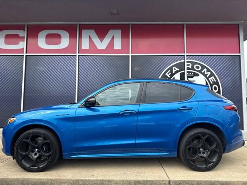 Used 2023 Alfa Romeo Stelvio Estrema AWD/4WD image 15