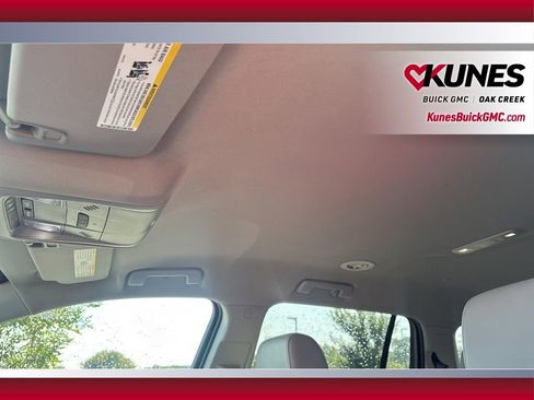 Used 2023 GMC Acadia SLT image 13