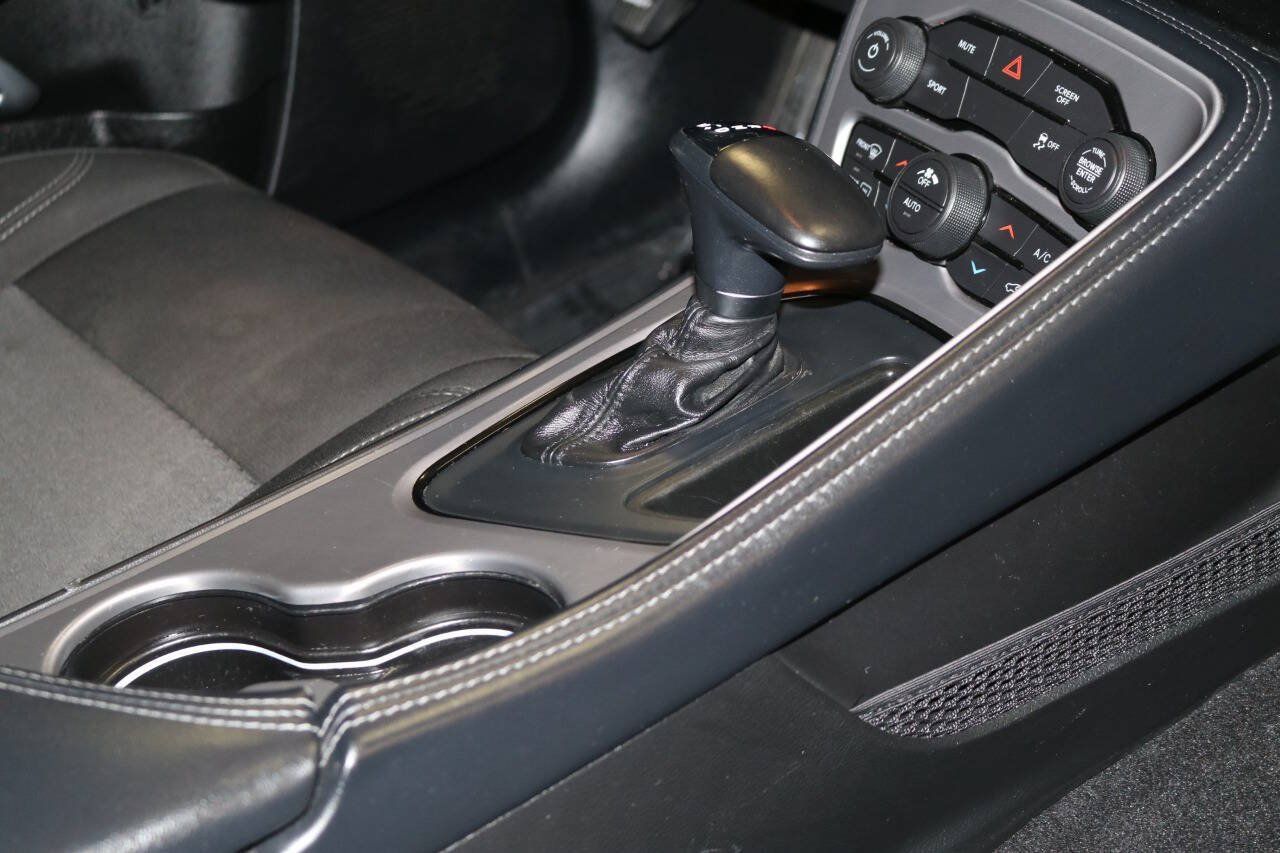 Used 2023 Dodge Challenger SXT RWD image 46