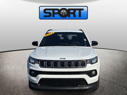 Used 2024 Jeep Compass Latitude image 28
