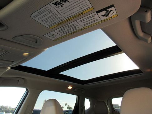 Used 2020 Nissan Rogue SL w/ Premium Package image 27