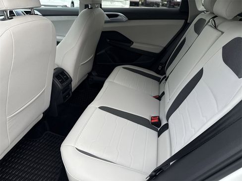 New 2025 Volkswagen Taos SE image 26