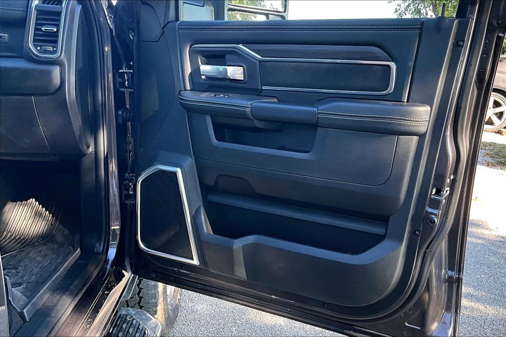 Used 2025 RAM 2500 Laramie w/ Sport Appearance Package AWD/4WD image 21