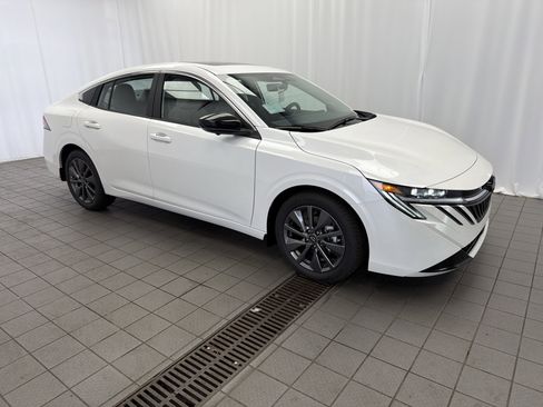 New 2026 Nissan Sentra SL w/ Floor Mat Package FWD image 3