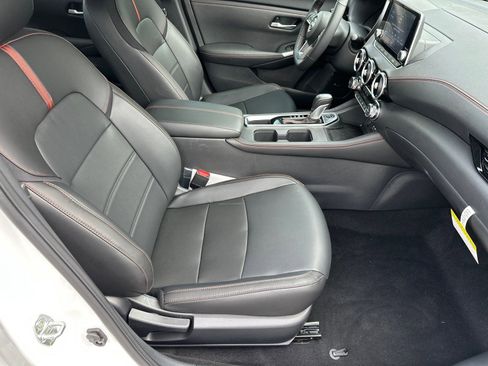 Certified 2025 Nissan Sentra SR w/ SR Premium Package FWD image 11