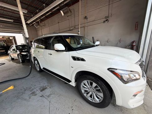 Used 2017 INFINITI QX80 2WD image 3