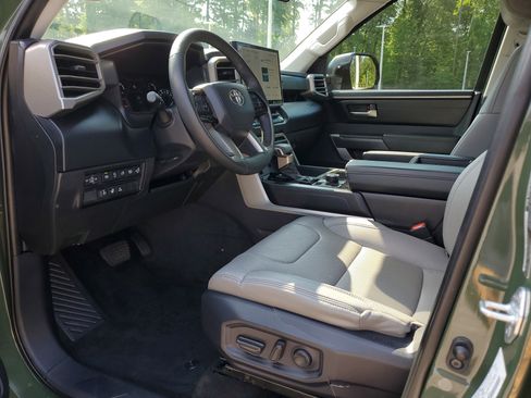 Used 2023 Toyota Tundra SR5 w/ SR5 Premium Package AWD/4WD image 18