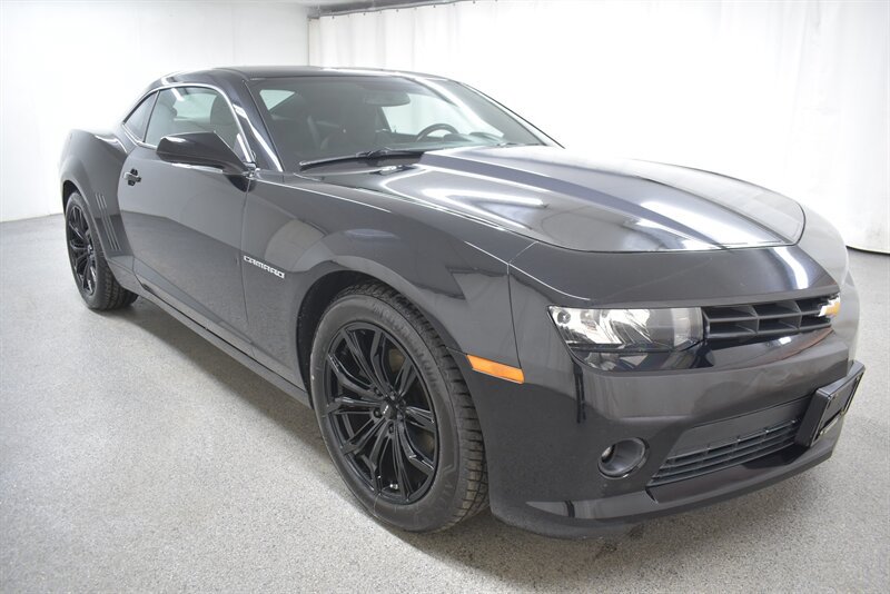 Used 2015 Chevrolet Camaro LT w/ 1LT Preferred Package RWD image 1