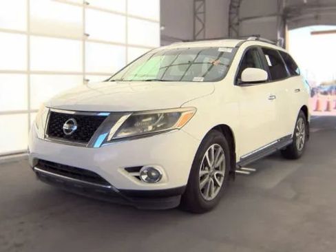 Used 2016 Nissan Pathfinder SL w/ Cargo Package FWD image 1