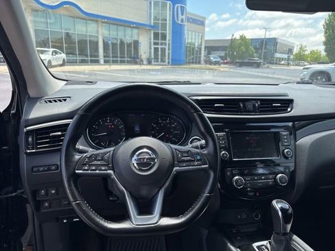 Used 2021 Nissan Rogue Sport SV w/ Technology Package FWD image 13