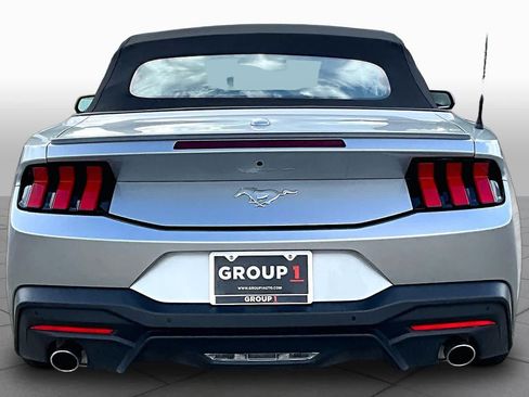 Used 2025 Ford Mustang Premium RWD image 5