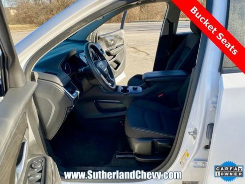 Used 2024 GMC Terrain SLE image 16