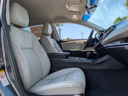 Used 2016 Toyota Avalon XLE FWD image 8