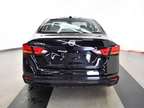 Used 2025 Nissan Altima 2.5 SV FWD image 6