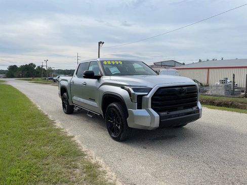 Used 2025 Toyota Tundra SR5 w/ SR5 Premium Package AWD/4WD image 3