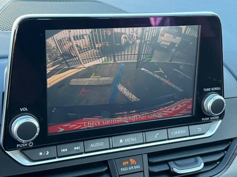 Used 2024 Nissan Altima 2.5 SV FWD image 21