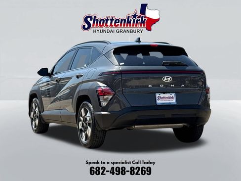 Used 2025 Hyundai Kona SEL FWD image 8