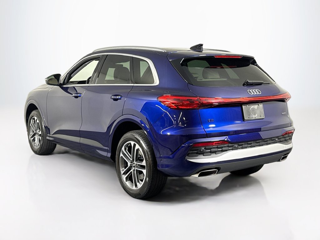 Used 2025 Audi Q5 Premium AWD/4WD image 3