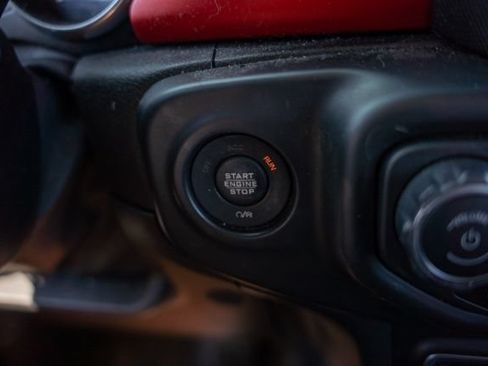 Used 2018 Jeep Wrangler Unlimited Rubicon w/ Dual Top Group AWD/4WD image 19