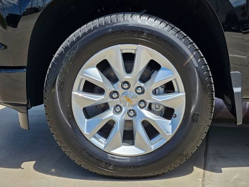 New 2026 Chevrolet Silverado 1500 Custom RWD image 12