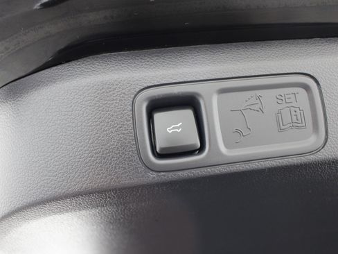 Used 2024 Lincoln Navigator Premiere AWD/4WD image 24