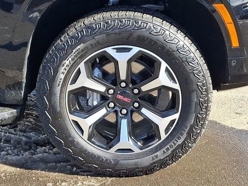 Used 2025 GMC Yukon AT4 w/ LPO, Floor Liner Package AWD/4WD image 28