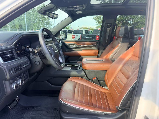 Used 2024 GMC Yukon XL Denali Ultimate AWD/4WD image 12