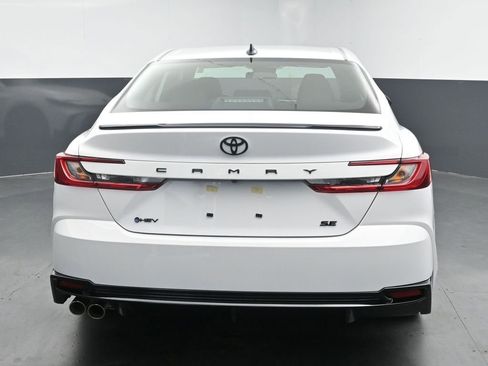 New 2026 Toyota Camry Hybrid FWD image 8