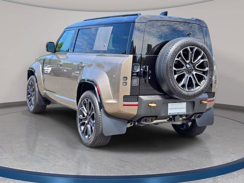 New 2026 Land Rover Defender 110 OCTA AWD/4WD image 7