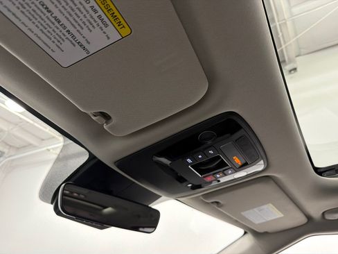 Used 2024 Kia Carnival SX Prestige FWD image 32