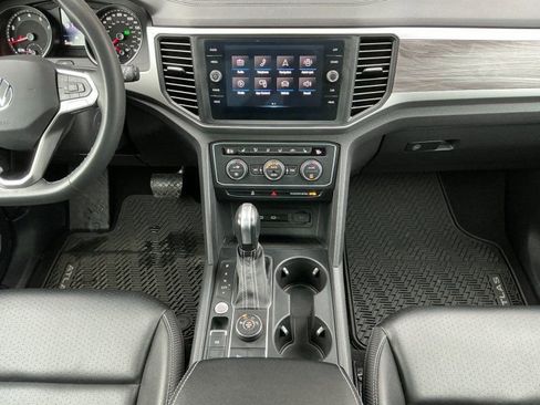 Used 2021 Volkswagen Atlas Cross Sport SE w/ Panoramic Sunroof Package image 21