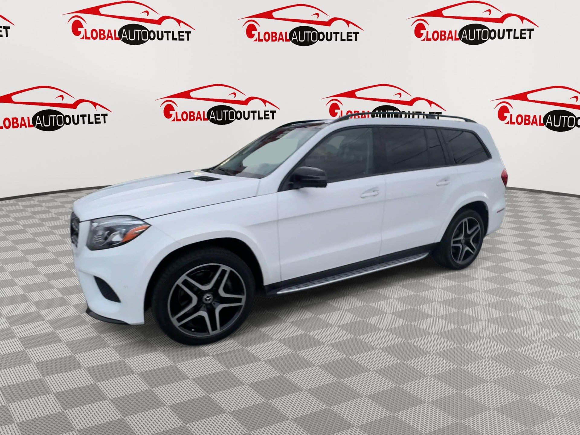 Used 2018 Mercedes-Benz GLS 550 4MATIC w/ Driver Assistance Package image 4