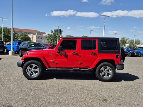 Used 2018 Jeep Wrangler Unlimited Sahara AWD/4WD image 2