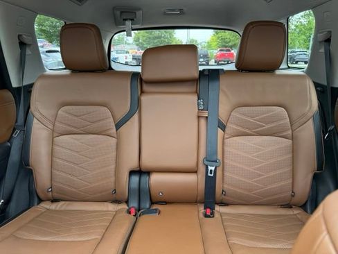 Used 2022 Nissan Pathfinder Platinum w/ Lighting Package (N93) AWD/4WD image 25