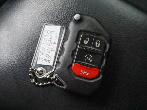 Used 2020 Jeep Wrangler Unlimited Sport S image 32