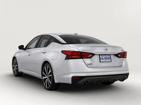 Used 2021 Nissan Altima 2.5 SR FWD image 5