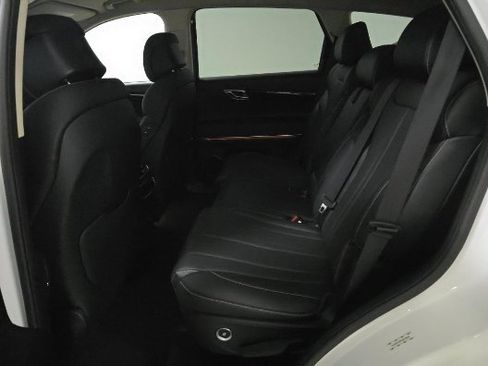 Used 2021 Genesis GV80 2.5T image 12