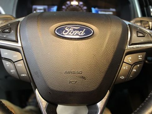 Used 2022 Ford Edge SEL w/ Sport Appearance Package image 22