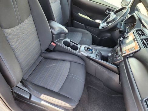Certified 2025 Nissan Leaf S FWD image 11