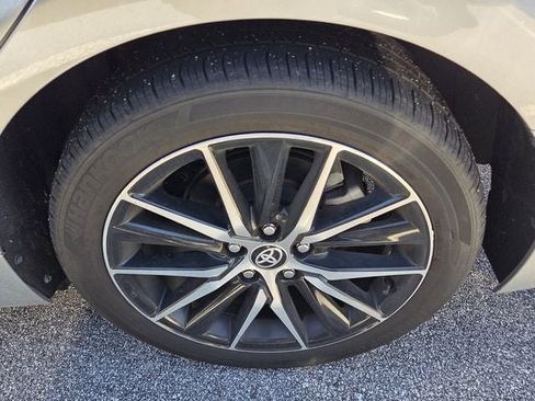 Used 2024 Toyota Camry SE image 10