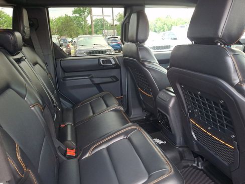 Used 2024 Ford Bronco Badlands AWD/4WD image 19