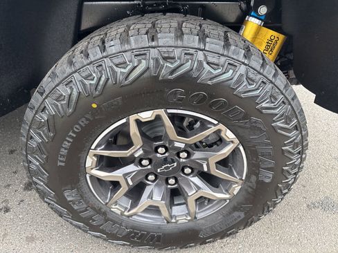 New 2026 Chevrolet Colorado ZR2 AWD/4WD image 10