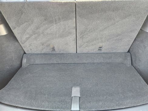 Used 2021 Tesla Model Y 2WD image 34