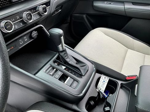 Used 2025 Honda CR-V EX image 18