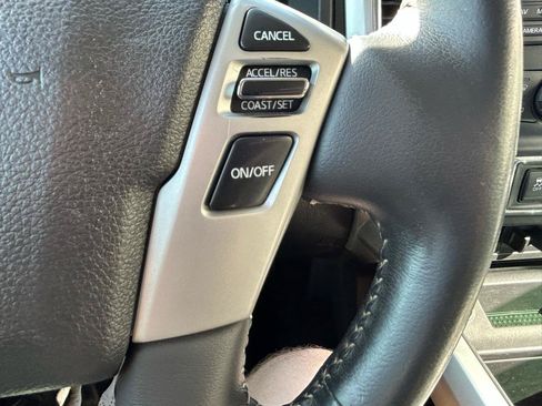 Used 2017 Nissan Titan PRO-4X w/ Pro-4x Convenience Package AWD/4WD image 18