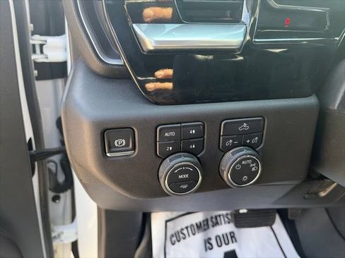 Used 2025 Chevrolet Silverado 1500 LT AWD/4WD image 18