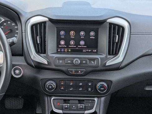 Used 2024 GMC Terrain SLE FWD image 17